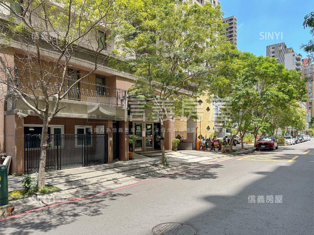 美術館大面寬邊間金店房屋室內格局與周邊環境