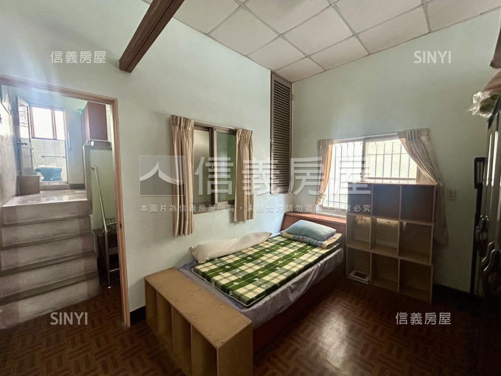 稀有釋出正街邊間騎樓透天房屋室內格局與周邊環境