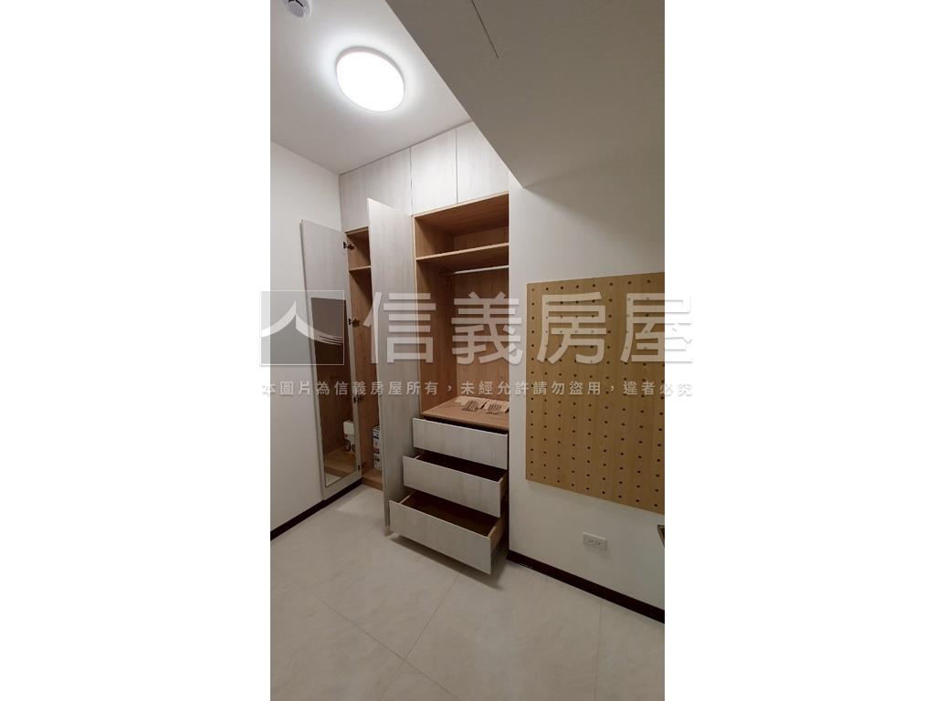 捷運管理首購裝潢２房房屋室內格局與周邊環境