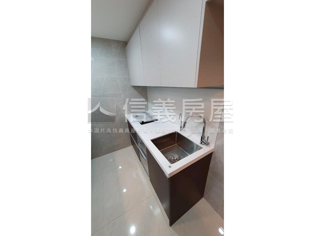 捷運管理首購裝潢２房房屋室內格局與周邊環境