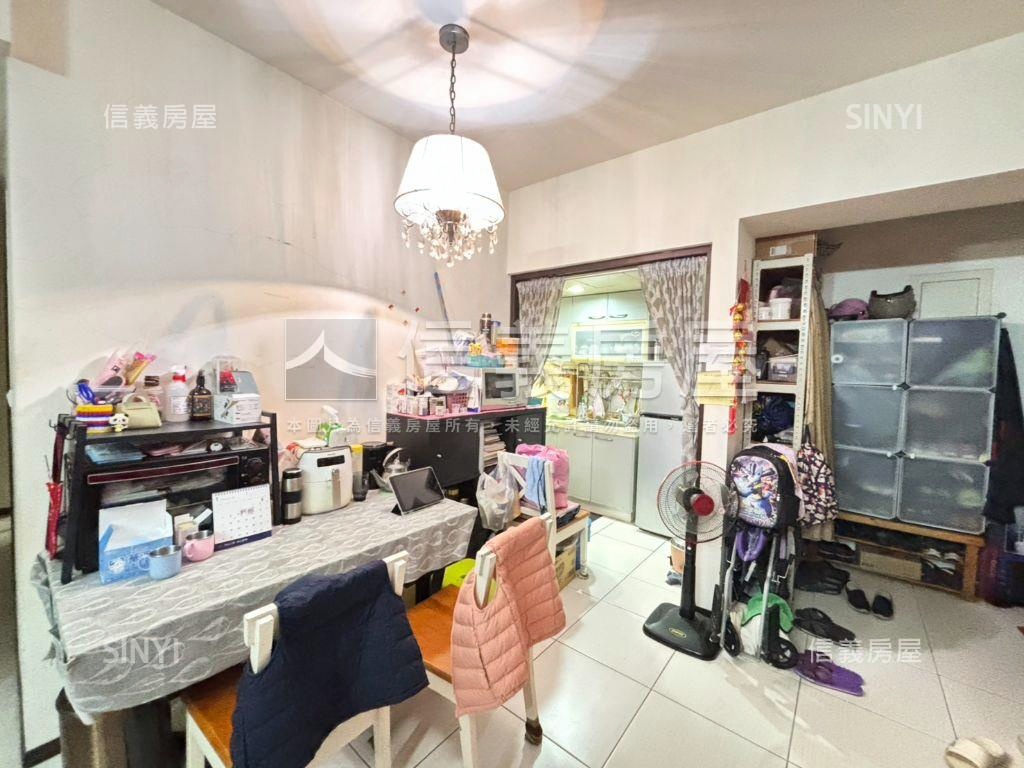 鼎藏二期舒適三房車位房屋室內格局與周邊環境