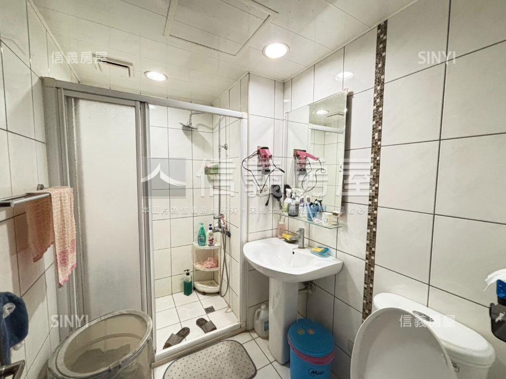 鼎藏二期舒適三房車位房屋室內格局與周邊環境