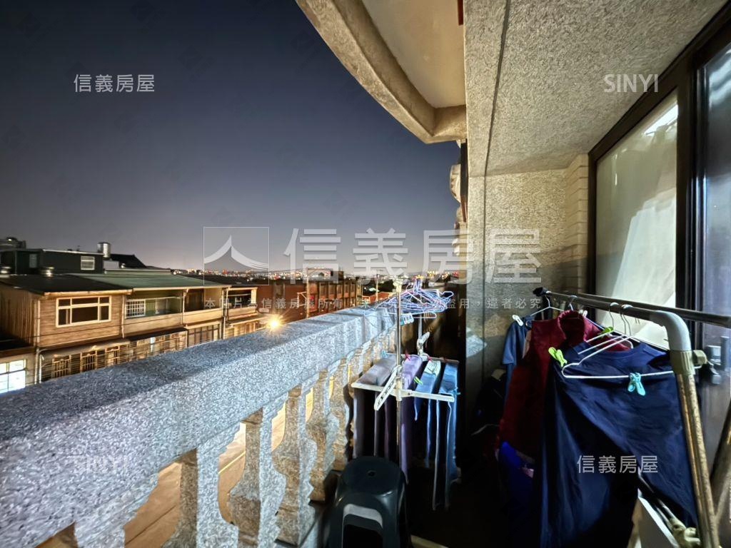 鼎藏二期舒適三房車位房屋室內格局與周邊環境