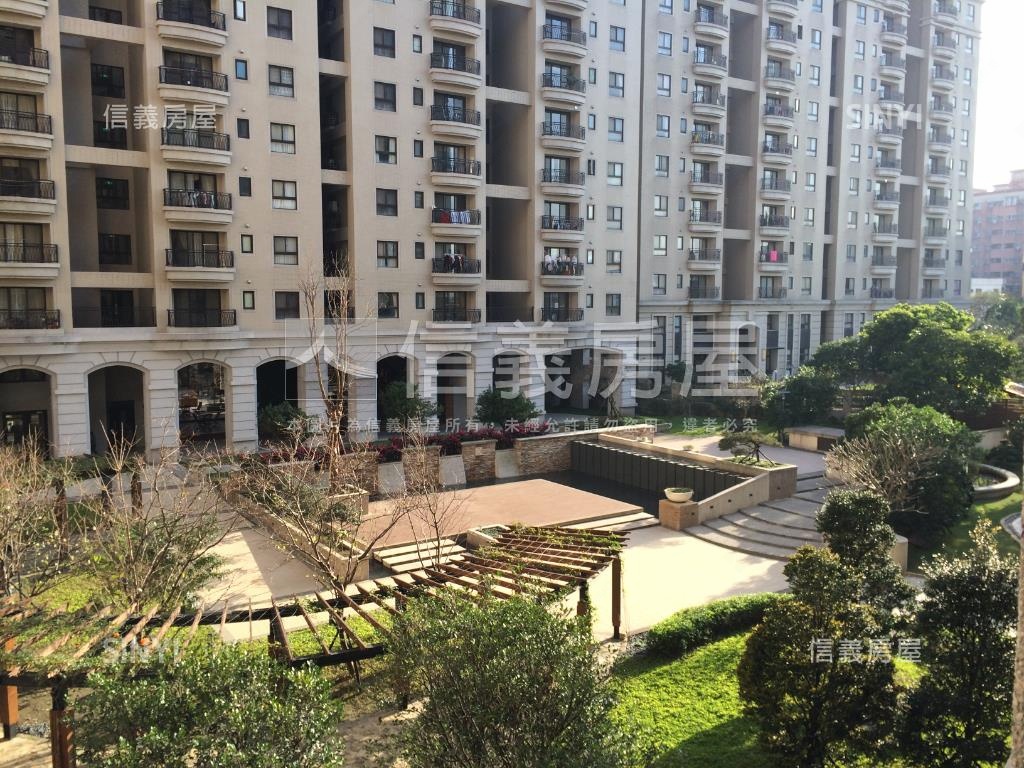 鼎藏二期舒適三房車位房屋室內格局與周邊環境