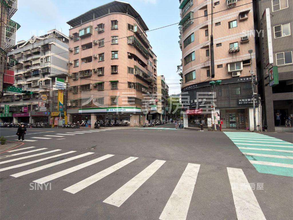 僑家晶鑽兩房車位４Ａ房屋室內格局與周邊環境