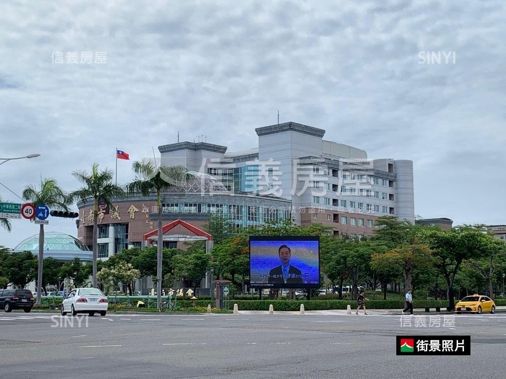 市政家樂福角窗收租店面房屋室內格局與周邊環境