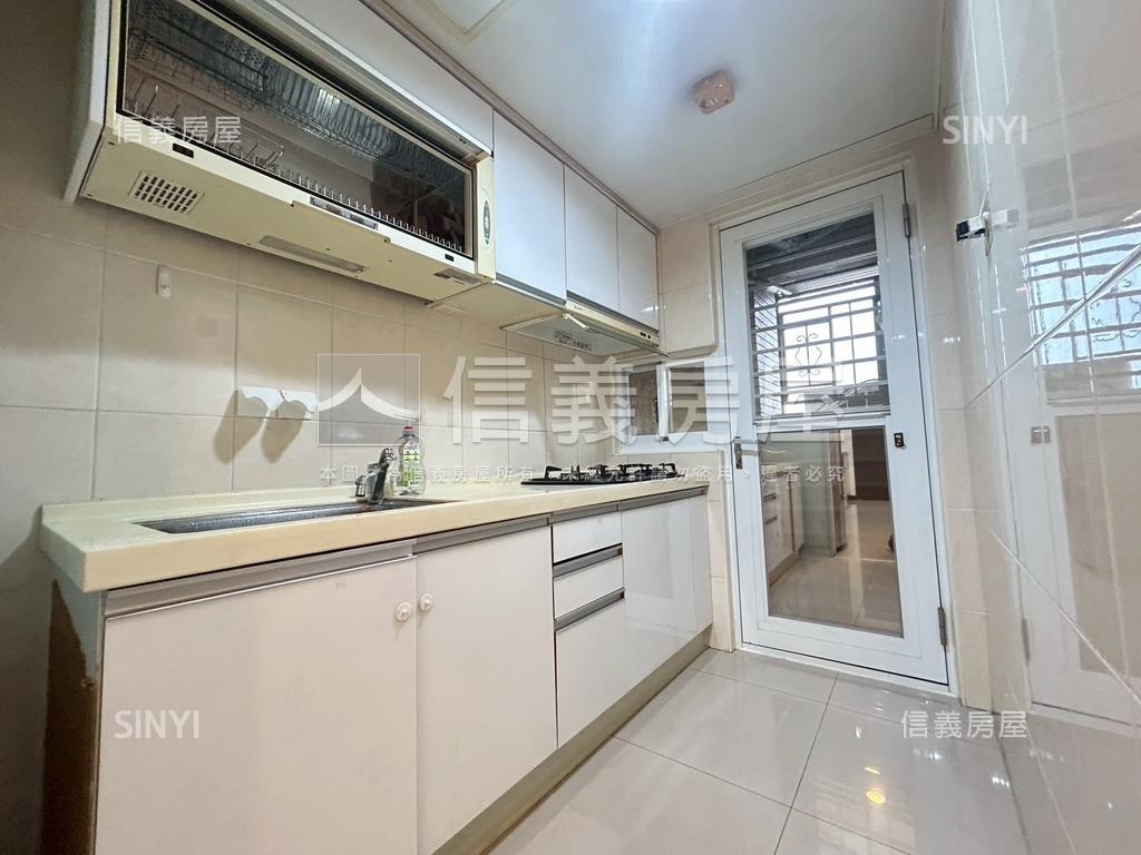 法國香榭１房１廳美宅房屋室內格局與周邊環境