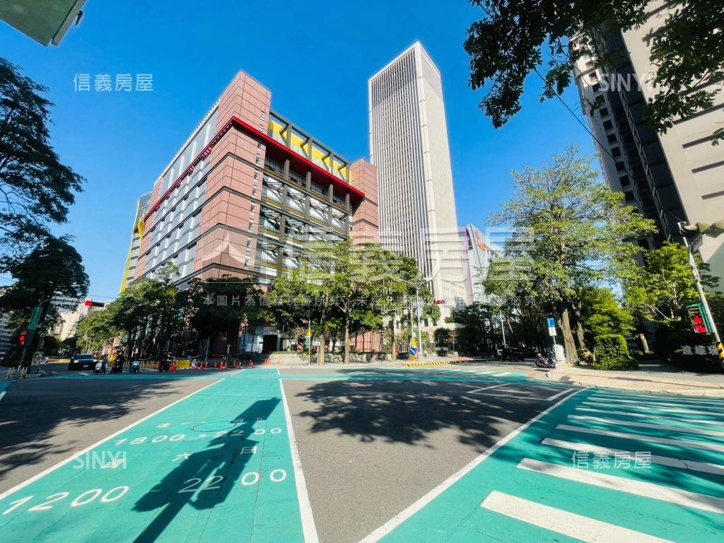 紀汎希前棟１５樓附雙車位房屋室內格局與周邊環境
