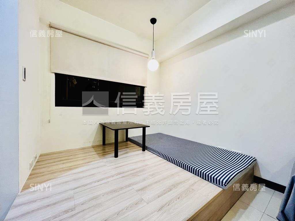 赫里翁臻愛就看這間房屋室內格局與周邊環境