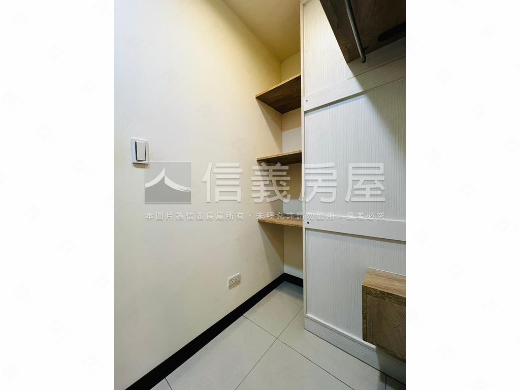 赫里翁臻愛就看這間房屋室內格局與周邊環境