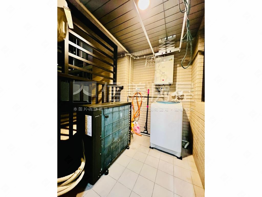 赫里翁臻愛就看這間房屋室內格局與周邊環境