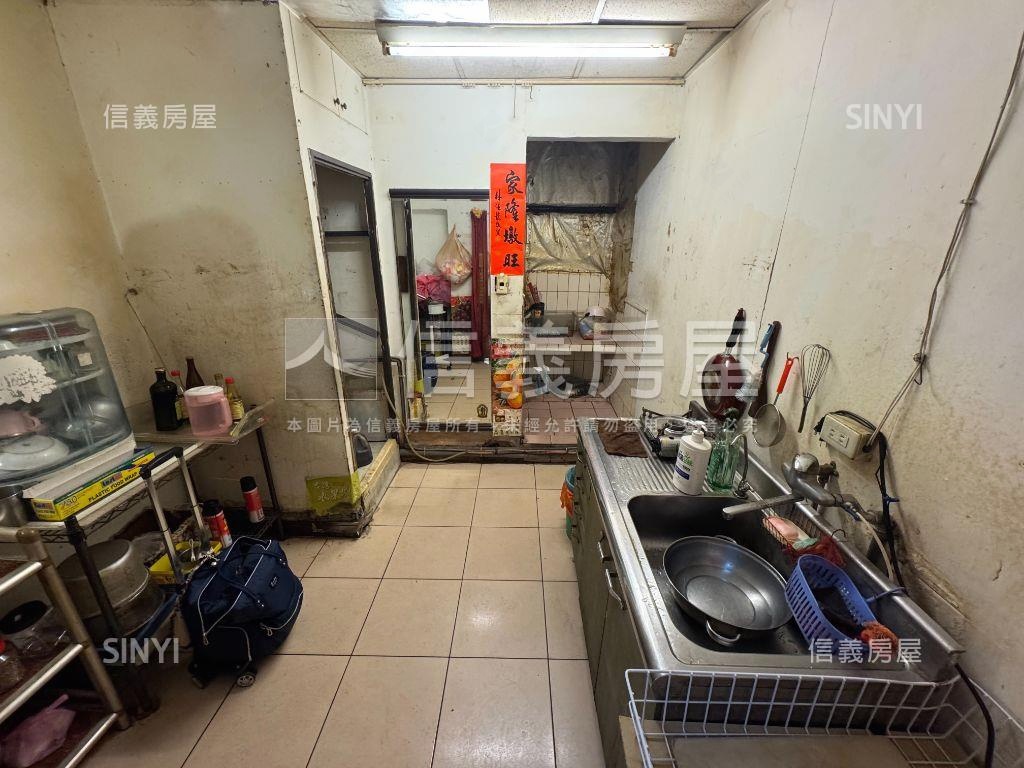 第二市場小資透天店面房屋室內格局與周邊環境