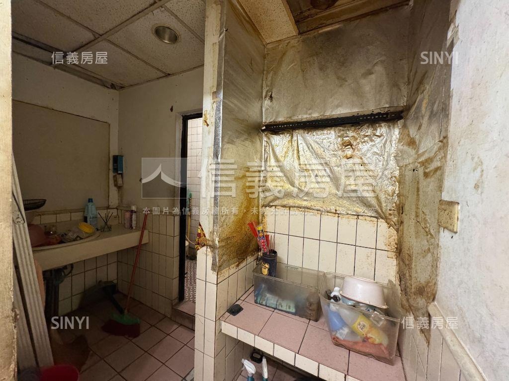 第二市場小資透天店面房屋室內格局與周邊環境