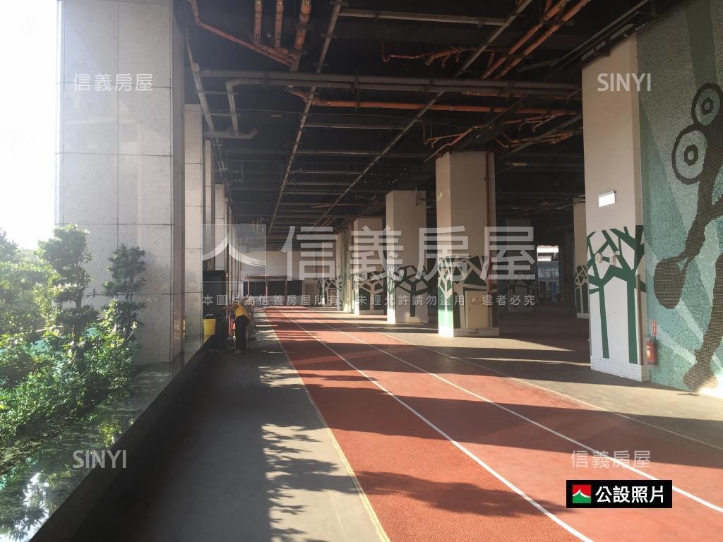 新埔☆新巨蛋☆次頂樓房屋室內格局與周邊環境