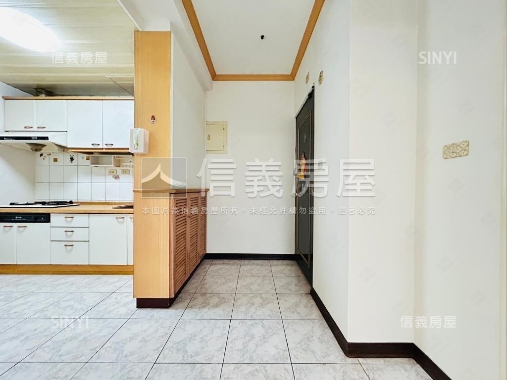 雙捷運交匯大都會房屋室內格局與周邊環境