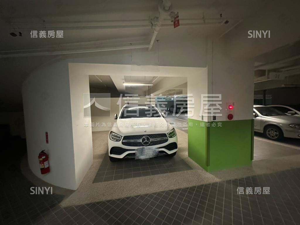 精銳高質感稀有二房平車房屋室內格局與周邊環境