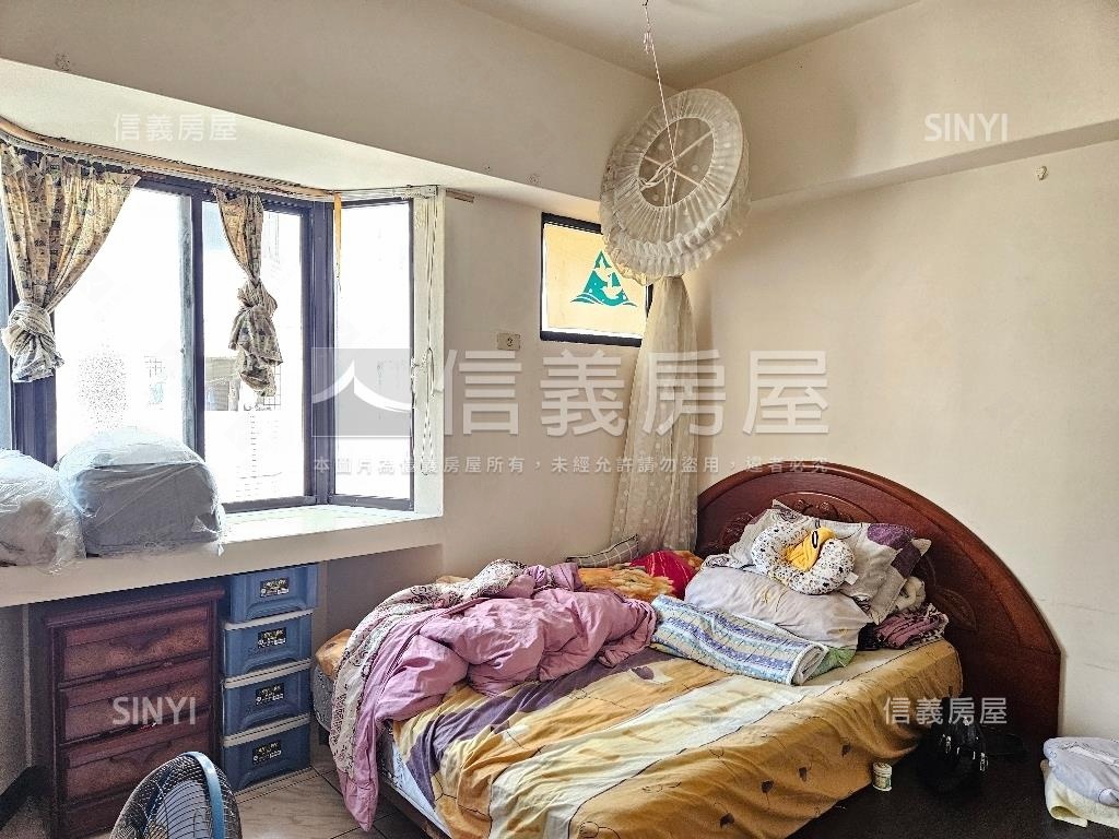 畫世紀三房車位歡迎看屋房屋室內格局與周邊環境