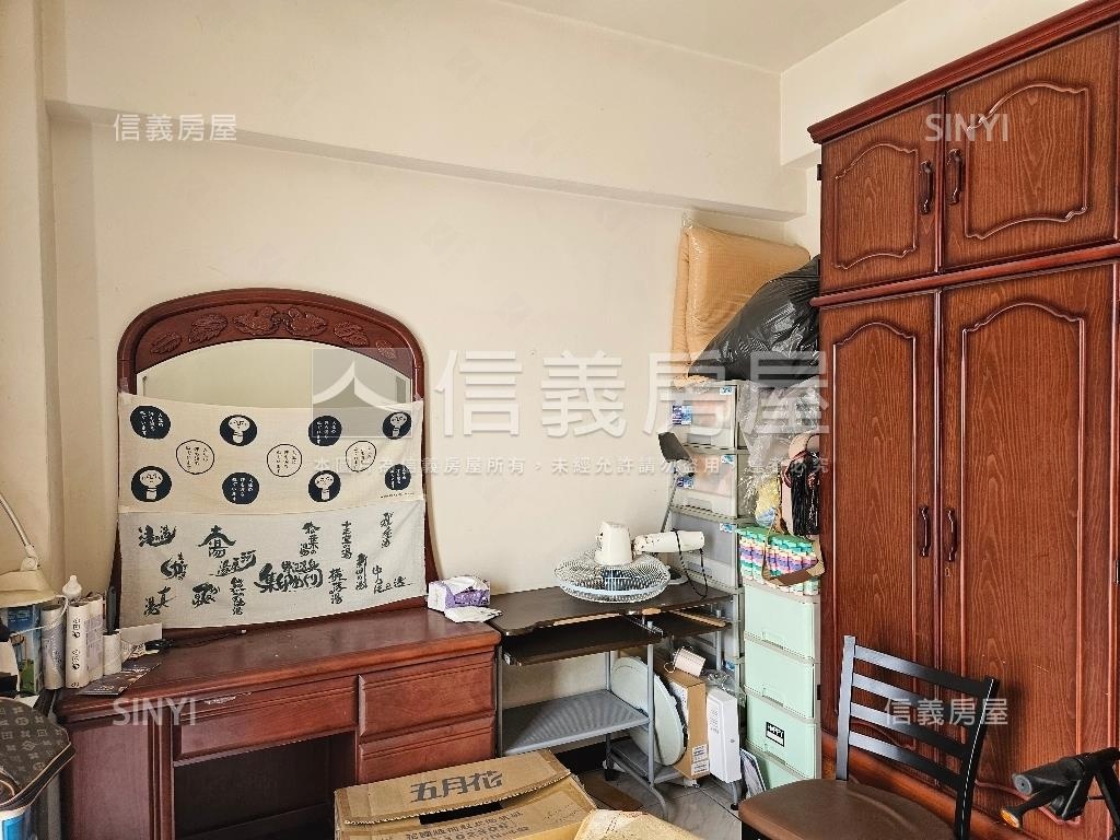畫世紀三房車位歡迎看屋房屋室內格局與周邊環境