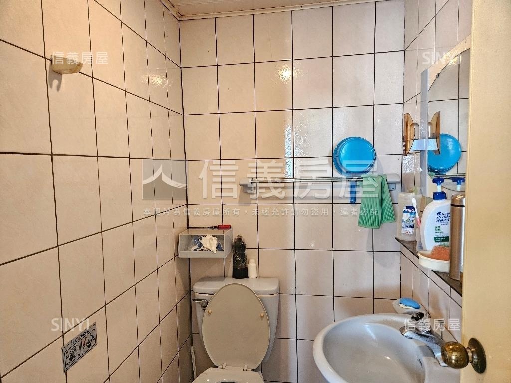 畫世紀三房車位歡迎看屋房屋室內格局與周邊環境