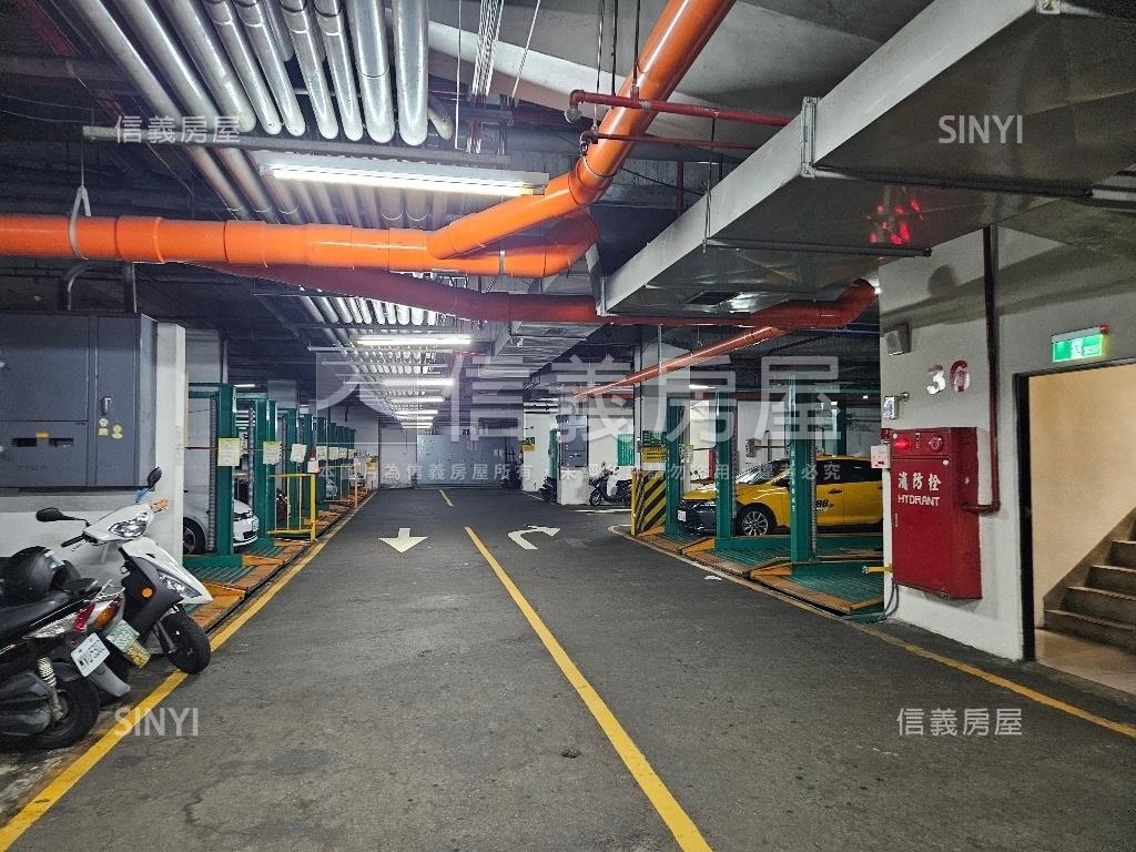 畫世紀三房車位歡迎看屋房屋室內格局與周邊環境