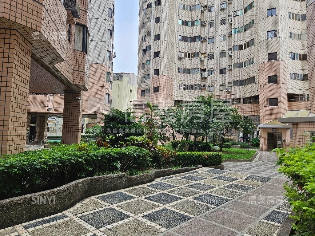畫世紀三房車位歡迎看屋房屋室內格局與周邊環境