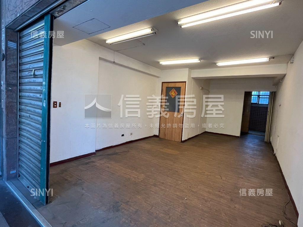 展望高雄三鐵共構臨路店透房屋室內格局與周邊環境