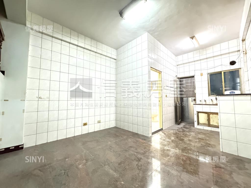 市府忠孝旁精美透天讚房屋室內格局與周邊環境