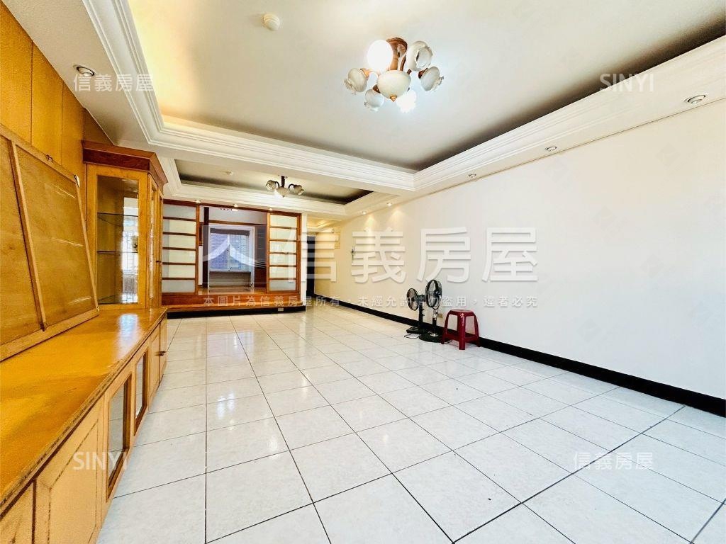 徐匯龍品方正三房車位房屋室內格局與周邊環境
