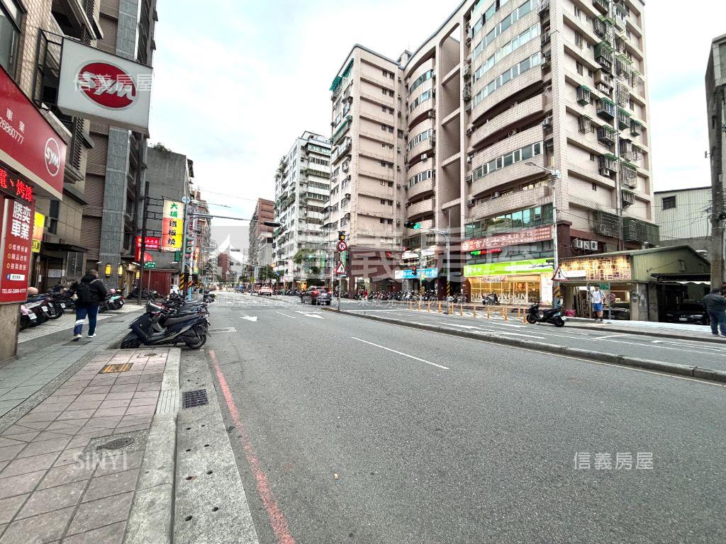 正篤行路金店面房屋室內格局與周邊環境