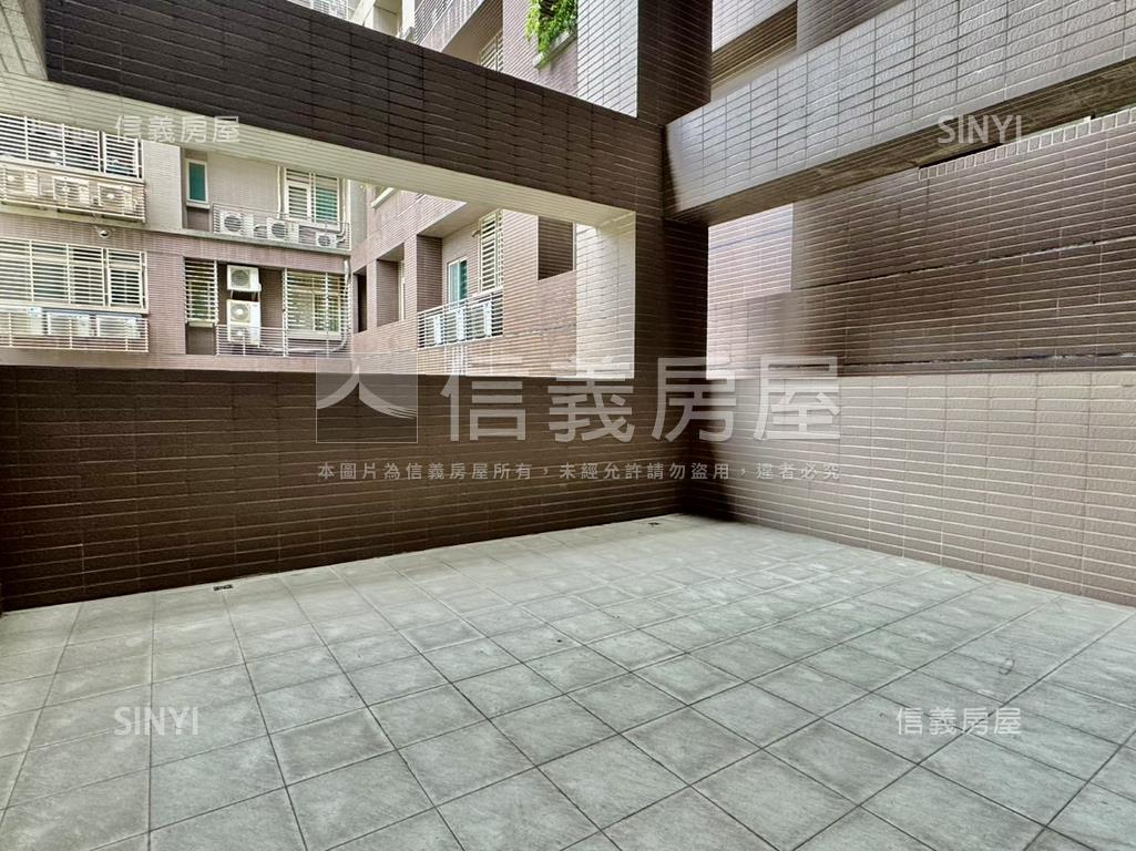 麗池賦三房車位房屋室內格局與周邊環境