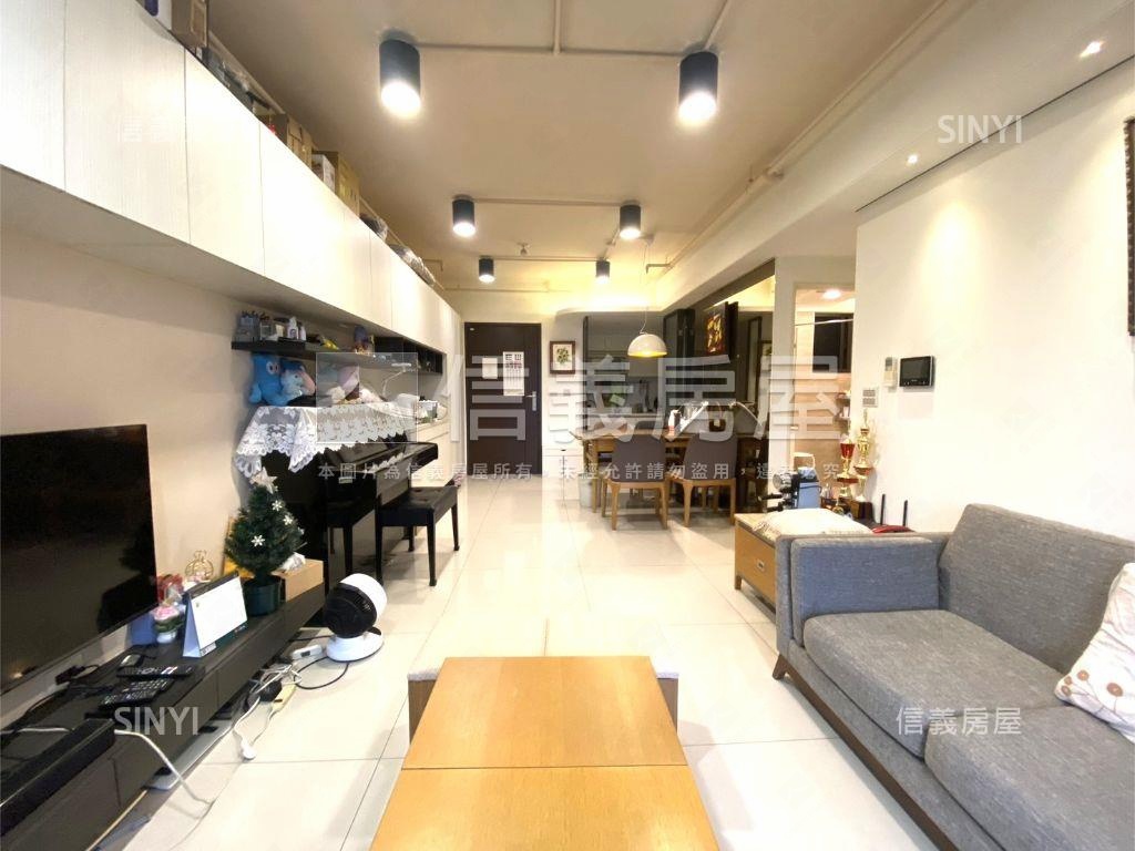 東區湖美高樓三房平車房屋室內格局與周邊環境