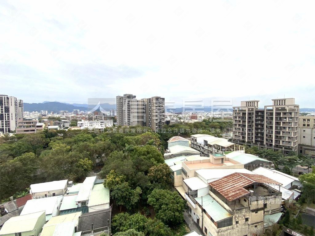 東區湖美高樓三房平車房屋室內格局與周邊環境