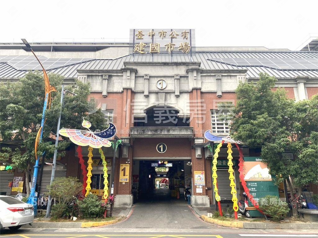 東區湖美高樓三房平車房屋室內格局與周邊環境