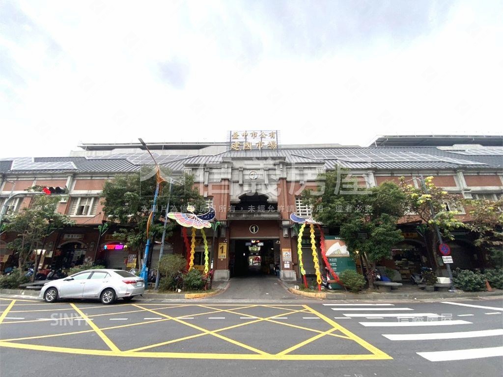 東區湖美高樓三房平車房屋室內格局與周邊環境