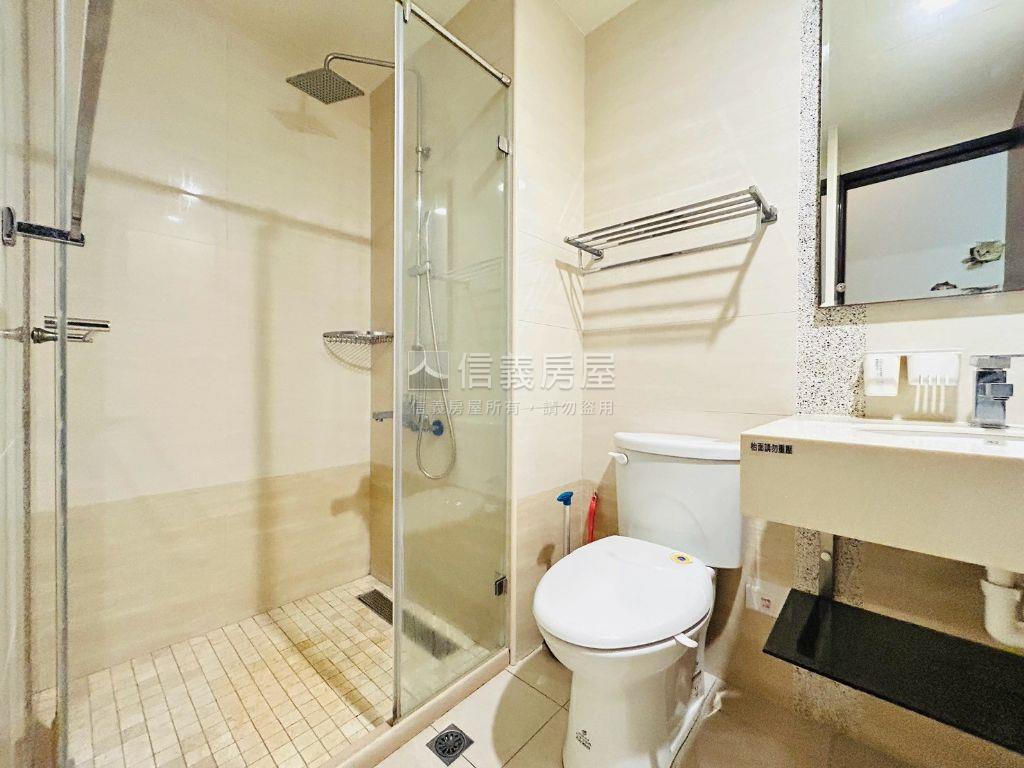 富麗河景觀層林盡染三房房屋室內格局與周邊環境
