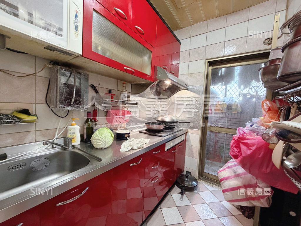 世代⭐採光大空間帶車位房屋室內格局與周邊環境