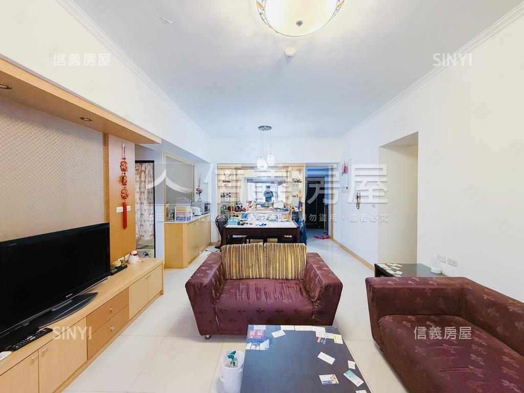 河堤維也納ＤＣ三房平車房屋室內格局與周邊環境