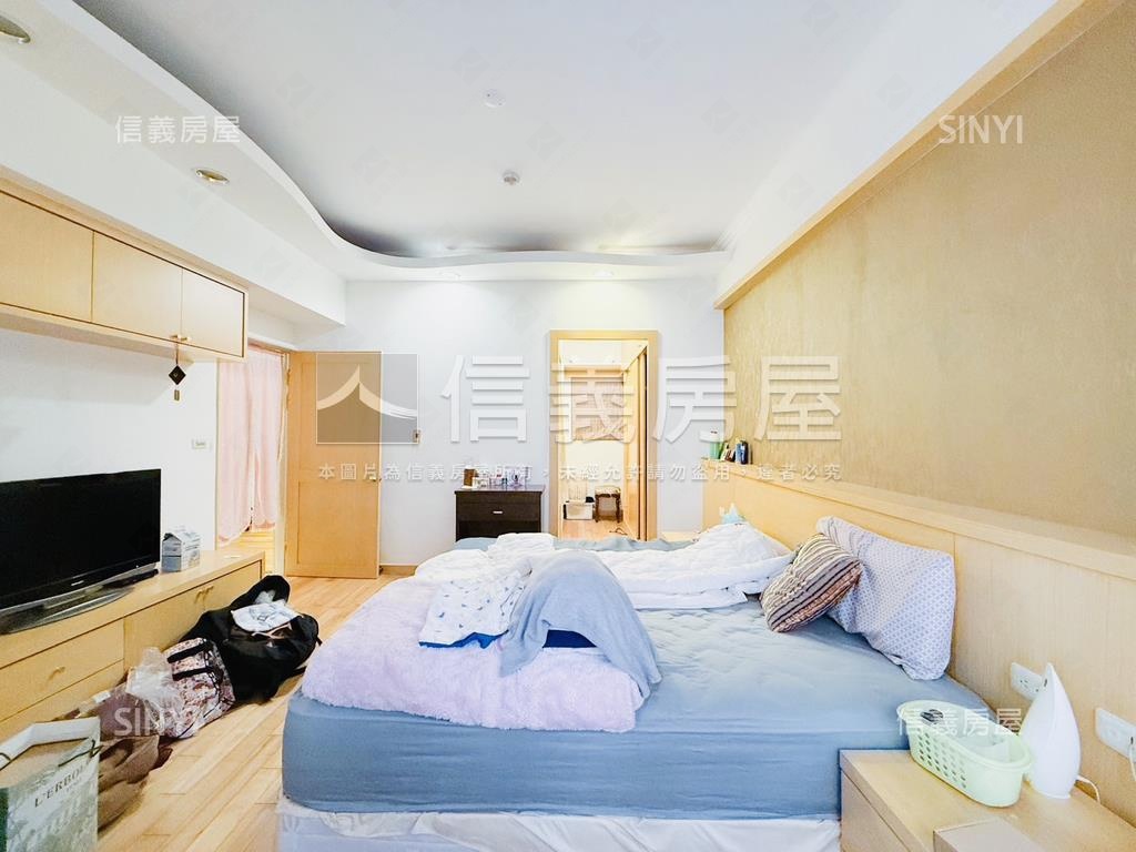 河堤維也納ＤＣ三房平車房屋室內格局與周邊環境