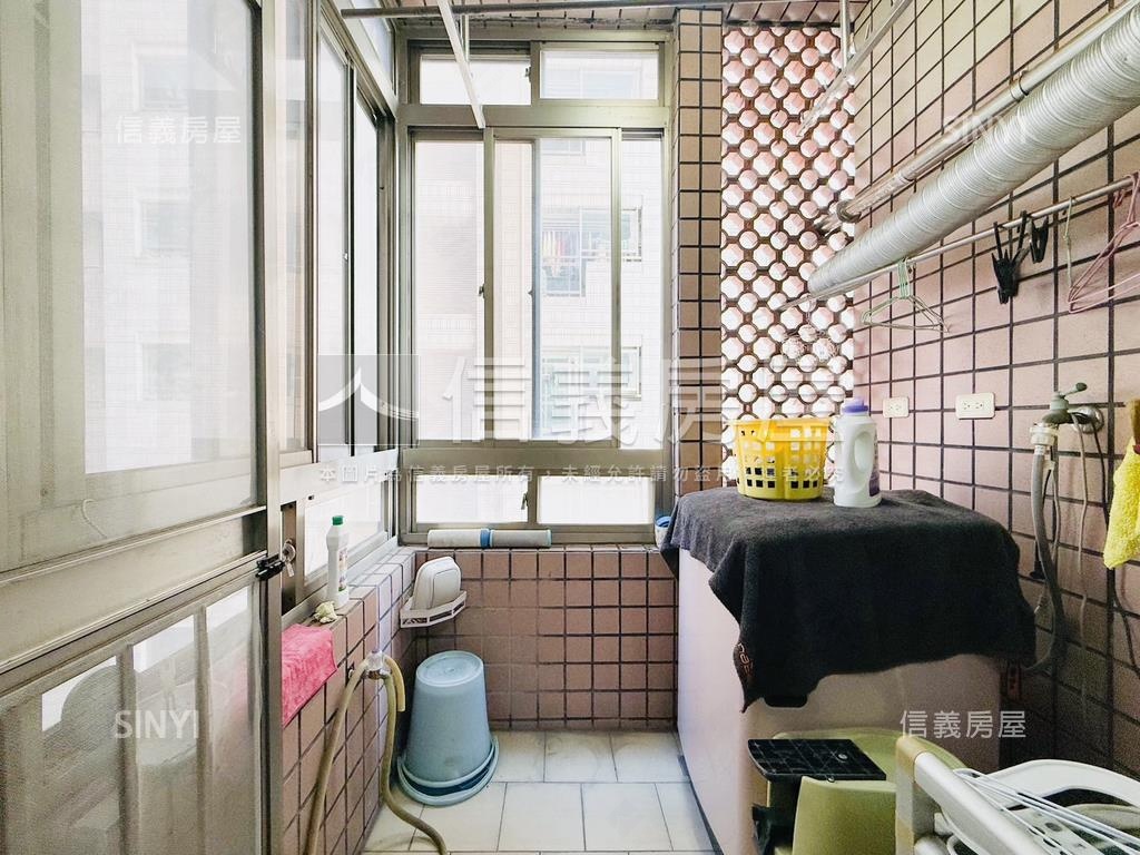 河堤維也納ＤＣ三房平車房屋室內格局與周邊環境