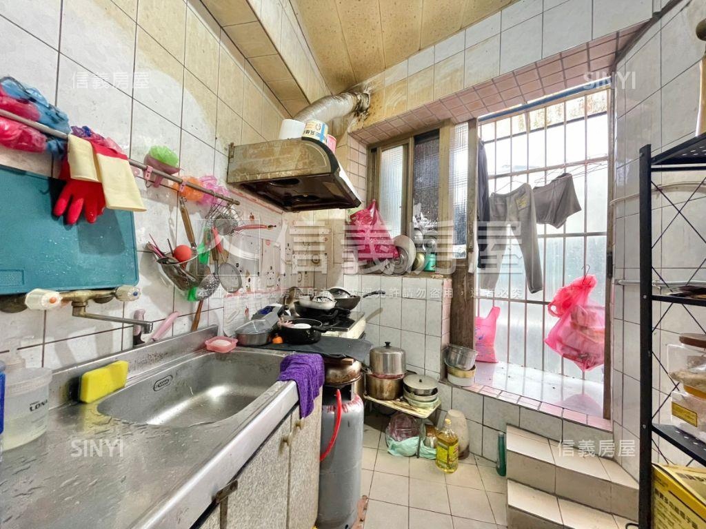 近車站秀峰美寓房屋室內格局與周邊環境