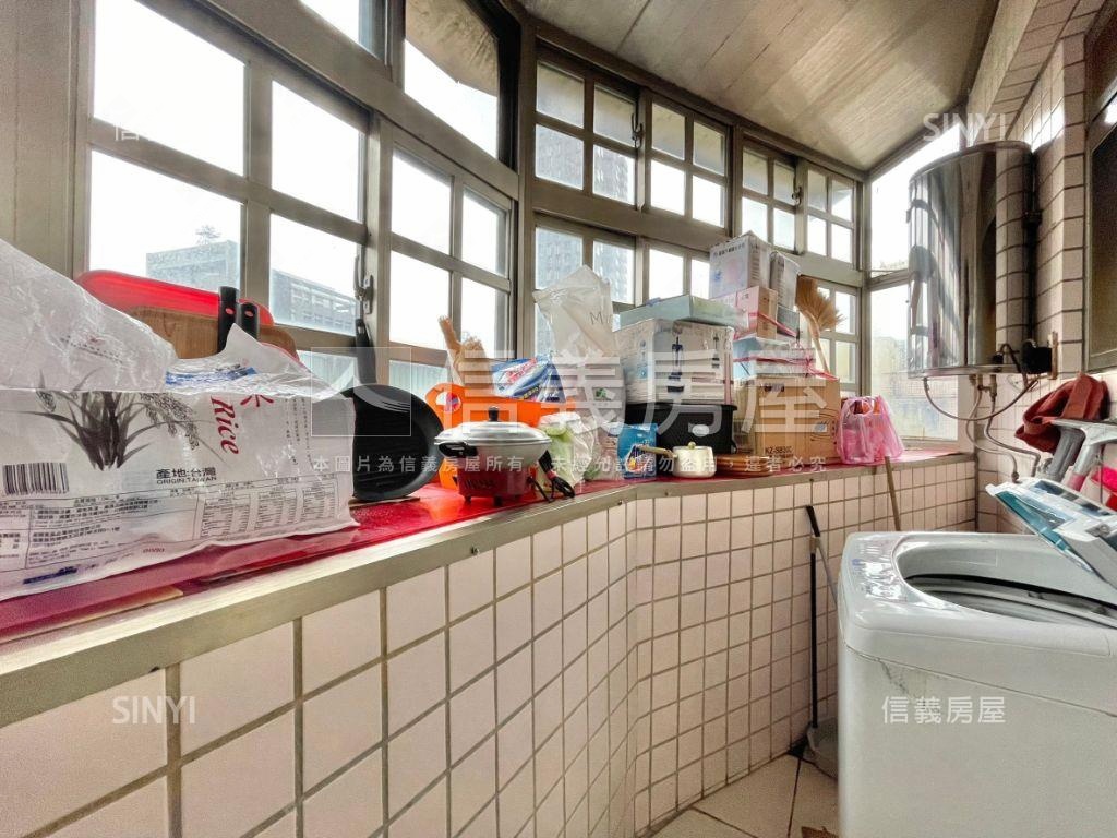 近車站秀峰美寓房屋室內格局與周邊環境