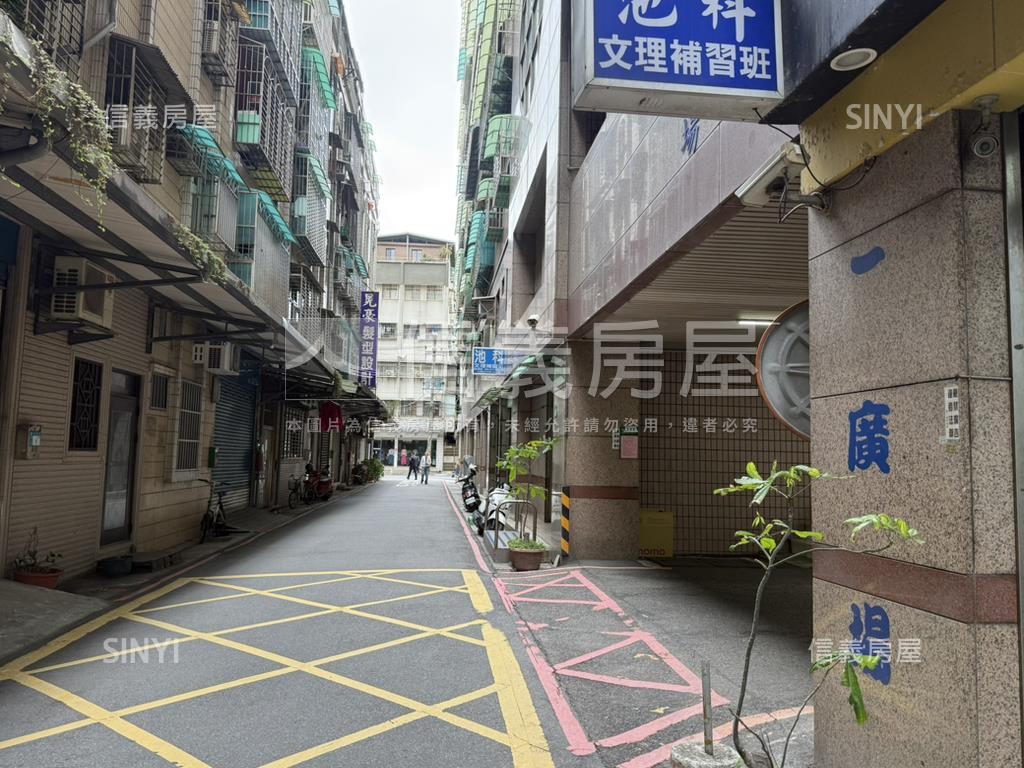 稀有第一廣場釋出房屋室內格局與周邊環境