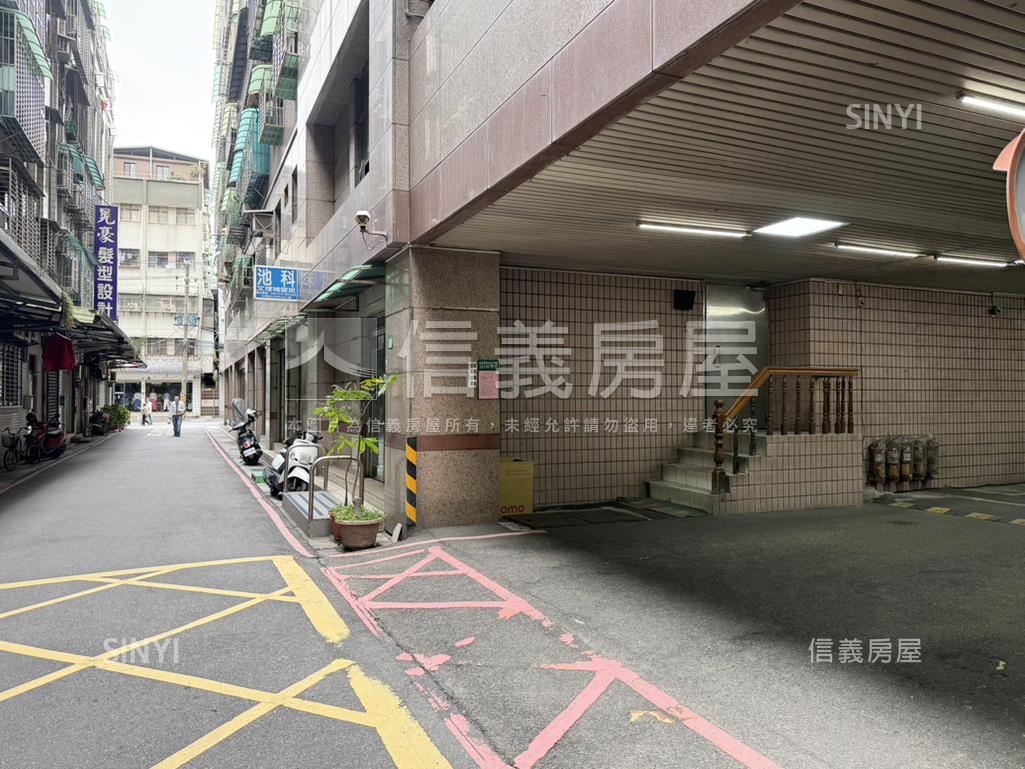 稀有第一廣場釋出房屋室內格局與周邊環境