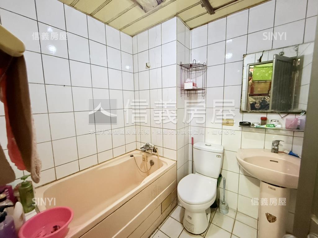 稀有第一廣場釋出房屋室內格局與周邊環境