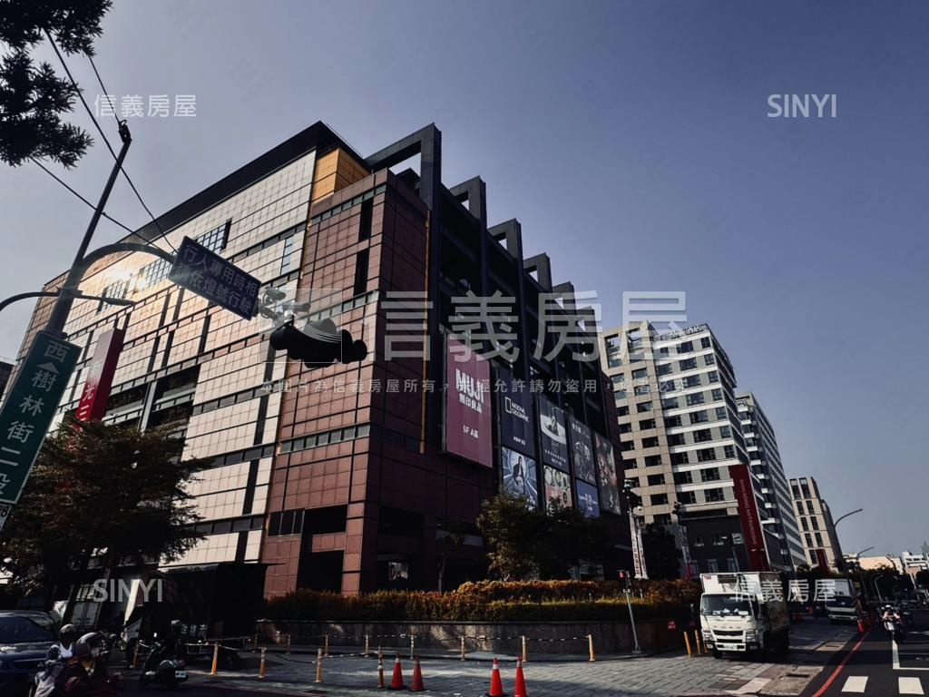 近新光三越南寧面寬透天房屋室內格局與周邊環境