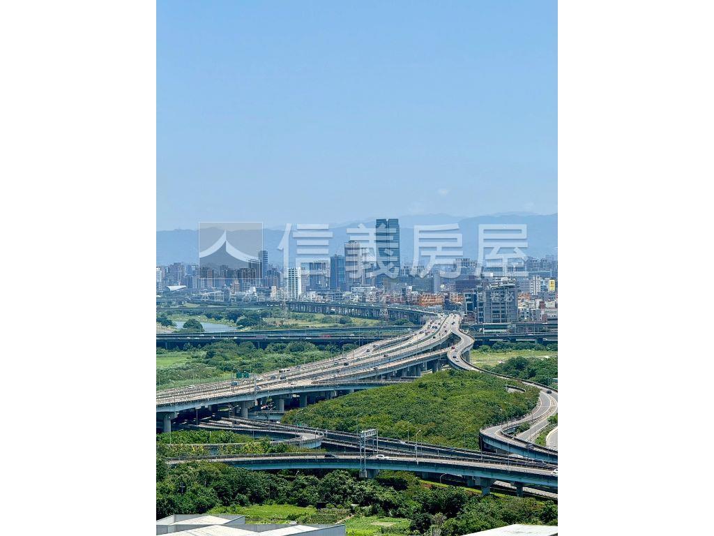 天空景觀佳三房車位房屋室內格局與周邊環境