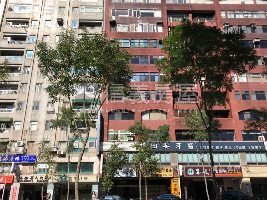 信義捷運★收租金店房屋室內格局與周邊環境