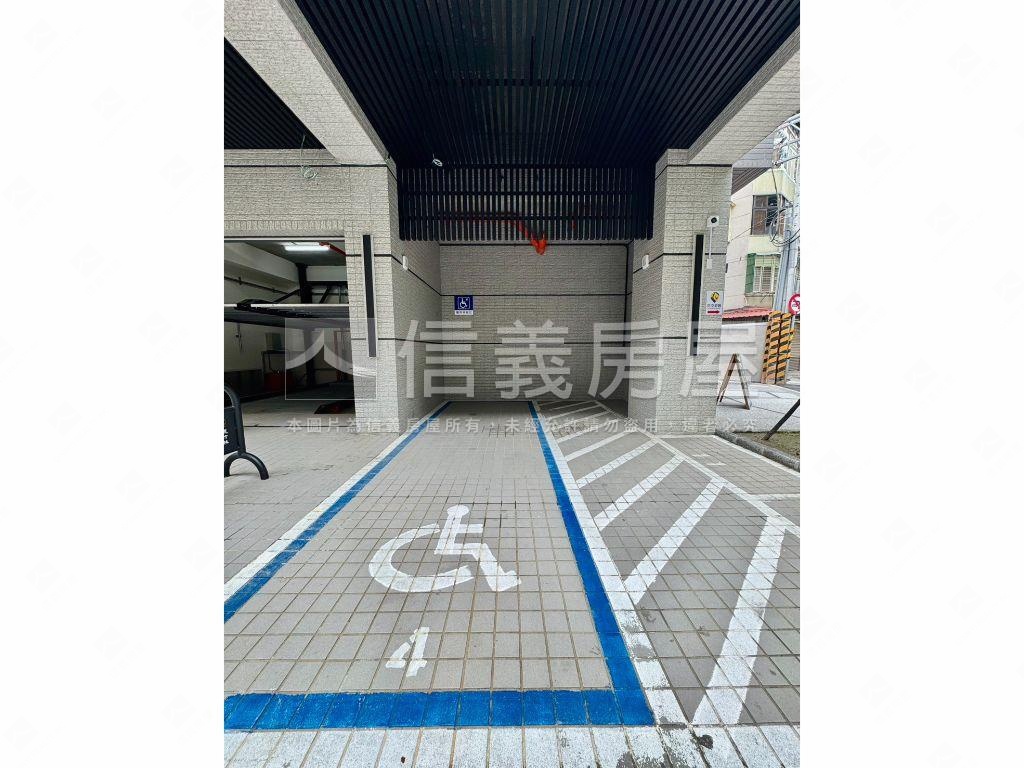 隱竹林．遠眺１０１樓中樓房屋室內格局與周邊環境