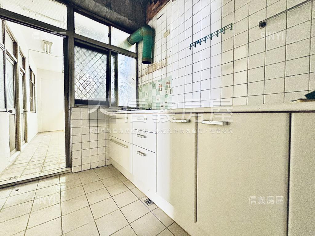 公園旁北區三房房屋室內格局與周邊環境