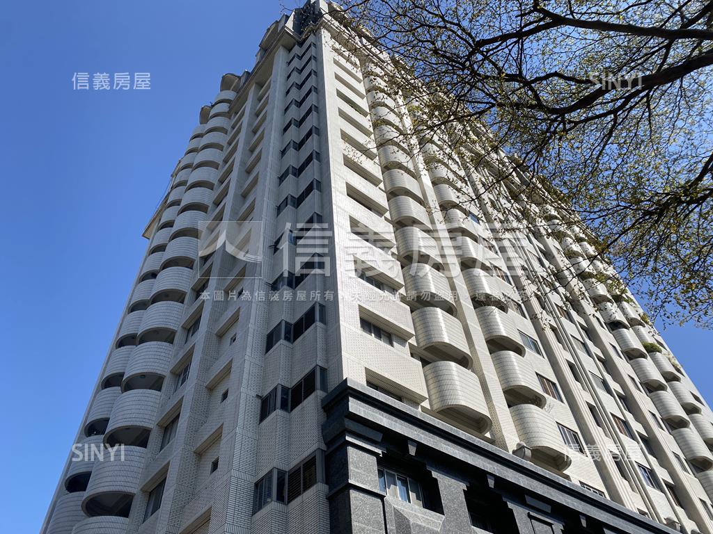 寶璽翡翠四房雙車位房屋室內格局與周邊環境